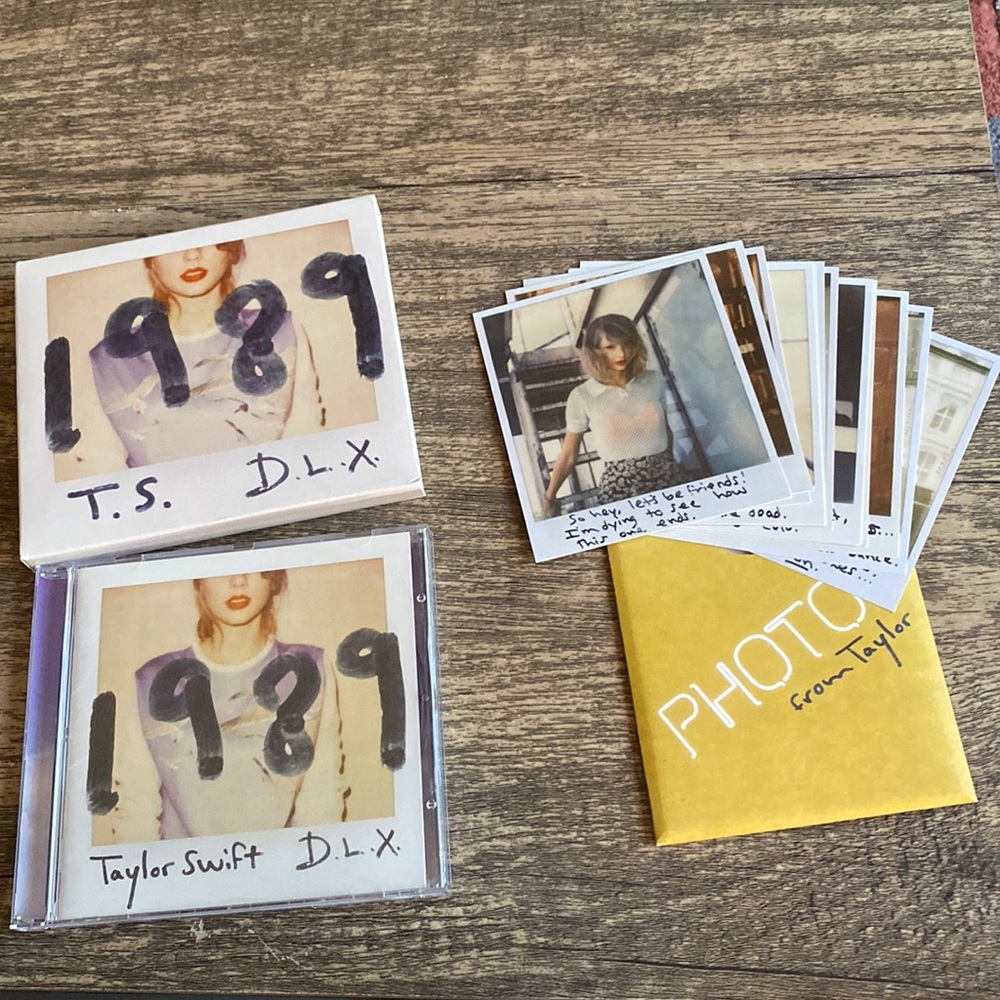 Taylor Swift 1989 Deluxe CD with Polaroids